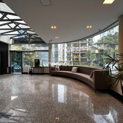 Sala com 21m², 1 garagem, no bairro Centro em Florianópolis
