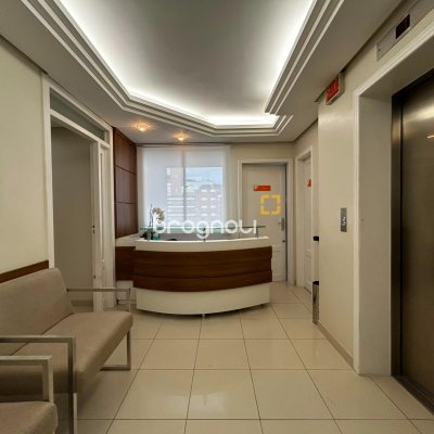 Sala com 21m², 1 garagem, no bairro Centro em Florianópolis
