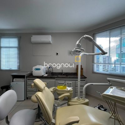 Sala com 21m², 1 garagem, no bairro Centro em Florianópolis