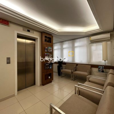 Sala com 21m², 1 garagem, no bairro Centro em Florianópolis