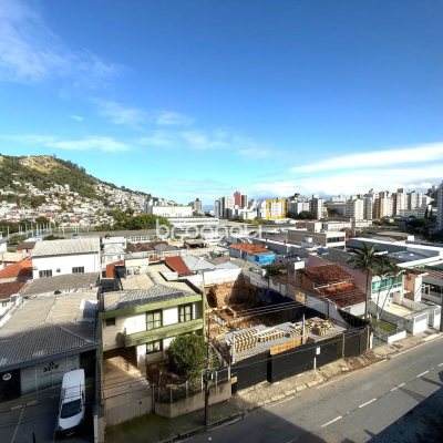Studio com 32m², 1 garagem, no bairro Centro em Florianópolis