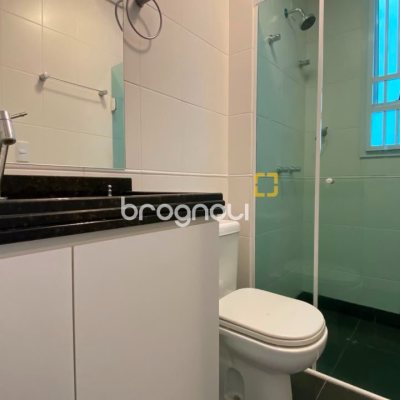 Apartamento com 193m², 3 quartos (sendo 3 suítes), 2 garagens, no bairro Centro em Florianópolis