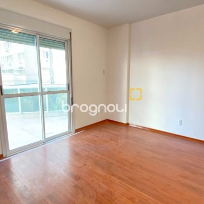 Apartamento com 193m², 3 quartos (sendo 3 suítes), 2 garagens, no bairro Centro em Florianópolis