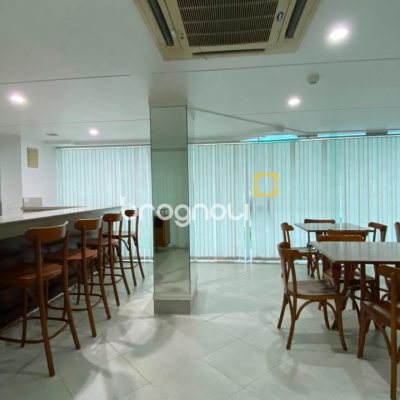 Apartamento com 193m², 3 quartos (sendo 3 suítes), 2 garagens, no bairro Centro em Florianópolis