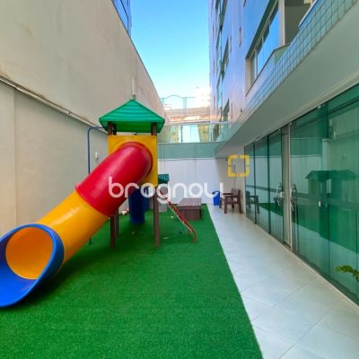 Apartamento com 193m², 3 quartos (sendo 3 suítes), 2 garagens, no bairro Centro em Florianópolis