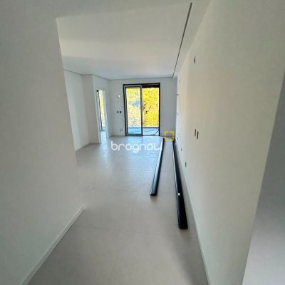 Apartamento com 72m², 2 quartos (sendo 2 suítes), 1 garagem, no bairro Jurerê em Florianópolis