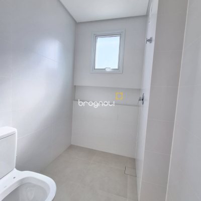Apartamento com 66m², 2 quartos (sendo 1 suíte), 1 garagem, no bairro Kobrasol em São José