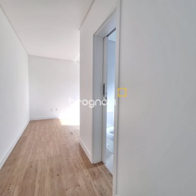 Apartamento com 66m², 2 quartos (sendo 1 suíte), 1 garagem, no bairro Kobrasol em São José