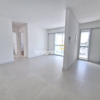 Apartamento com 66m², 2 quartos (sendo 1 suíte), 1 garagem, no bairro Kobrasol em São José
