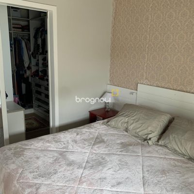 Casa com 180m², 3 quartos (sendo 1 suíte), 2 garagens, no bairro Capoeiras em Florianópolis