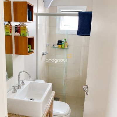 Casa com 180m², 3 quartos (sendo 1 suíte), 2 garagens, no bairro Capoeiras em Florianópolis