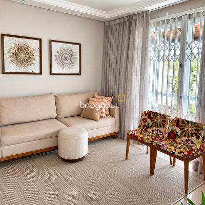 Casa com 180m², 3 quartos (sendo 1 suíte), 2 garagens, no bairro Capoeiras em Florianópolis