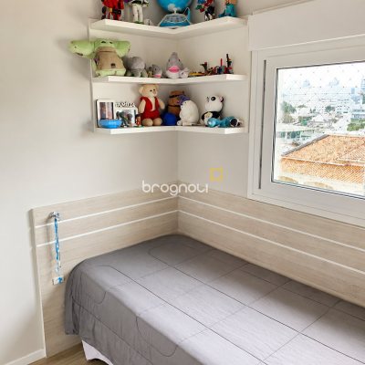 Casa com 180m², 3 quartos (sendo 1 suíte), 2 garagens, no bairro Capoeiras em Florianópolis
