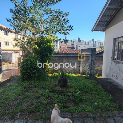 Terreno com 405m², no bairro Serraria em São José