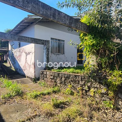 Terreno com 405m², no bairro Serraria em São José