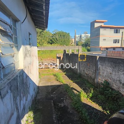 Terreno com 405m², no bairro Serraria em São José
