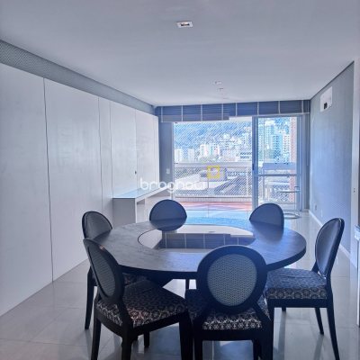 Apartamento com 120m², 2 quartos (sendo 1 suíte), 2 garagens, no bairro Itacorubi em Florianópolis