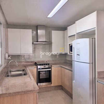 Apartamento com 120m², 2 quartos (sendo 1 suíte), 2 garagens, no bairro Itacorubi em Florianópolis
