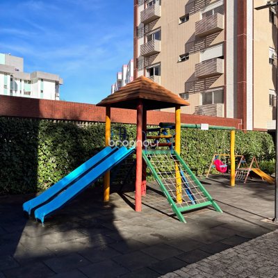 Apartamento com 120m², 2 quartos (sendo 1 suíte), 2 garagens, no bairro Itacorubi em Florianópolis