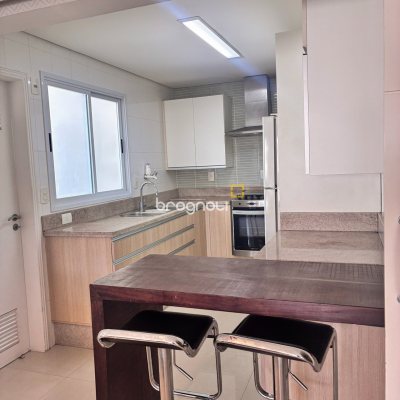 Apartamento com 120m², 2 quartos (sendo 1 suíte), 2 garagens, no bairro Itacorubi em Florianópolis