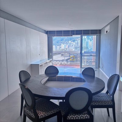Apartamento com 120m², 2 quartos (sendo 1 suíte), 2 garagens, no bairro Itacorubi em Florianópolis