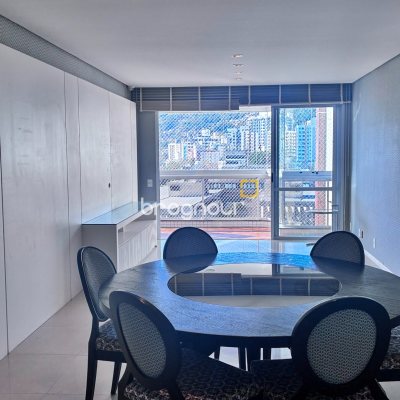 Apartamento com 120m², 2 quartos (sendo 1 suíte), 2 garagens, no bairro Itacorubi em Florianópolis