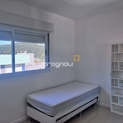 Apartamento com 120m², 2 quartos (sendo 1 suíte), 2 garagens, no bairro Itacorubi em Florianópolis