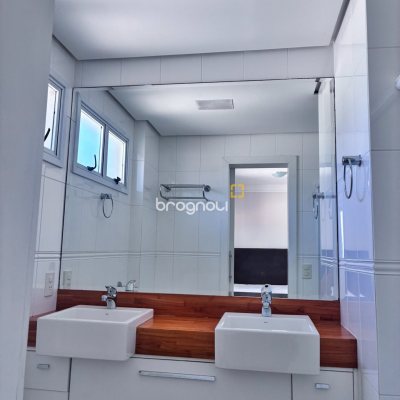 Apartamento com 120m², 2 quartos (sendo 1 suíte), 2 garagens, no bairro Itacorubi em Florianópolis