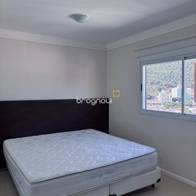 Apartamento com 120m², 2 quartos (sendo 1 suíte), 2 garagens, no bairro Itacorubi em Florianópolis
