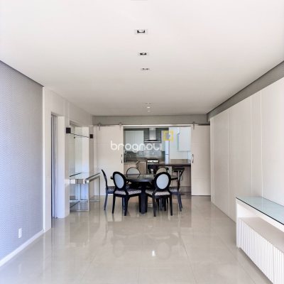 Apartamento com 120m², 2 quartos (sendo 1 suíte), 2 garagens, no bairro Itacorubi em Florianópolis