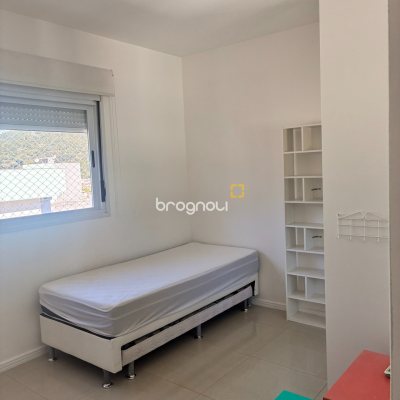 Apartamento com 120m², 2 quartos (sendo 1 suíte), 2 garagens, no bairro Itacorubi em Florianópolis