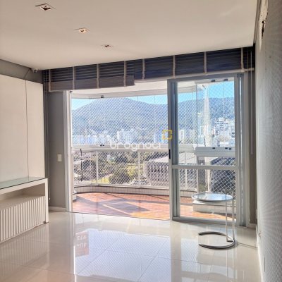Apartamento com 120m², 2 quartos (sendo 1 suíte), 2 garagens, no bairro Itacorubi em Florianópolis