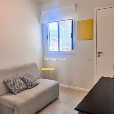 Apartamento com 120m², 2 quartos (sendo 1 suíte), 2 garagens, no bairro Itacorubi em Florianópolis