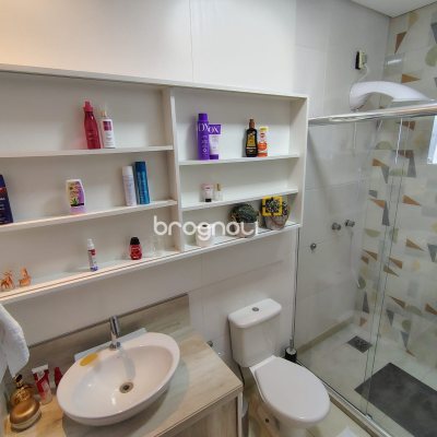 Casa com 330m², 2 quartos (sendo 2 suítes), 2 garagens, no bairro Canto em Florianópolis