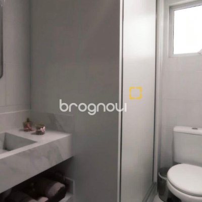 Apartamento com 76m², 2 quartos (sendo 1 suíte), 1 garagem, no bairro Centro em Palhoça