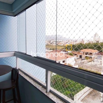 Apartamento com 76m², 2 quartos (sendo 1 suíte), 1 garagem, no bairro Centro em Palhoça