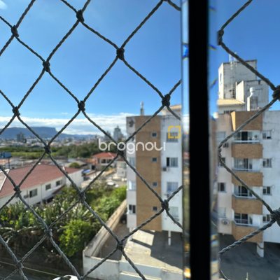 Apartamento com 76m², 2 quartos (sendo 1 suíte), 1 garagem, no bairro Centro em Palhoça