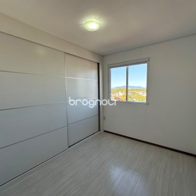 Apartamento com 76m², 2 quartos (sendo 1 suíte), 1 garagem, no bairro Centro em Palhoça