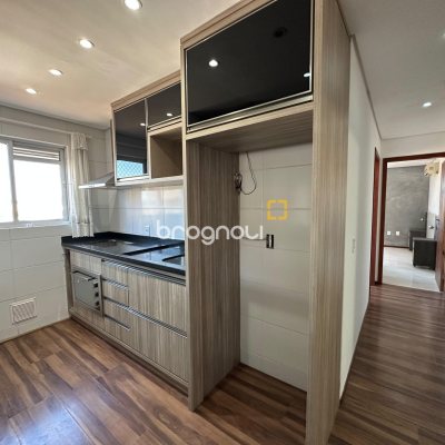 Apartamento com 76m², 2 quartos (sendo 1 suíte), 1 garagem, no bairro Centro em Palhoça