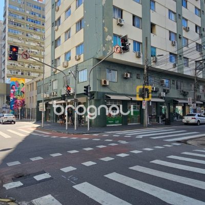 Loja com 39m², no bairro Centro em Florianópolis