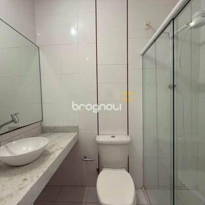 Casa com 131m², 3 quartos (sendo 1 suíte), 3 garagens, no bairro Barreiros em São José