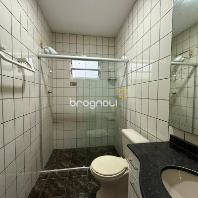 Casa com 131m², 3 quartos (sendo 1 suíte), 3 garagens, no bairro Barreiros em São José