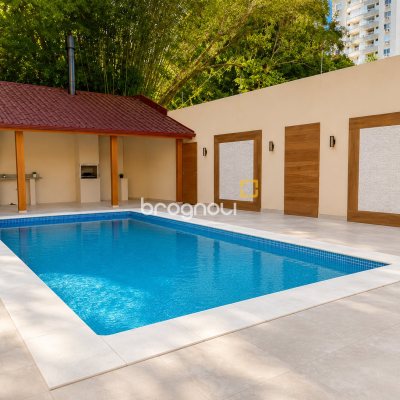 Apartamento com 84m², 2 quartos (sendo 1 suíte), 1 garagem, no bairro Itacorubi em Florianópolis