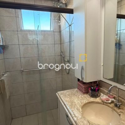 Apartamento com 84m², 2 quartos (sendo 1 suíte), 1 garagem, no bairro Itacorubi em Florianópolis