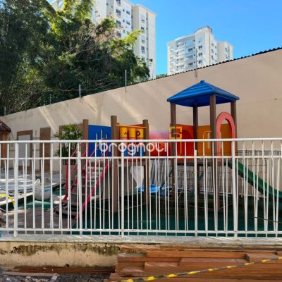 Apartamento com 84m², 2 quartos (sendo 1 suíte), 1 garagem, no bairro Itacorubi em Florianópolis