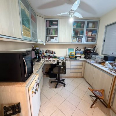 Apartamento com 84m², 2 quartos (sendo 1 suíte), 1 garagem, no bairro Itacorubi em Florianópolis