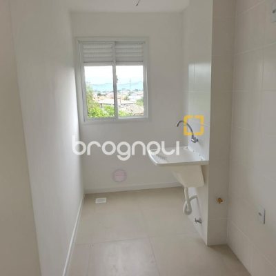 Apartamento com 53m², 2 quartos, 1 garagem, no bairro Barra do Aririú em Palhoça