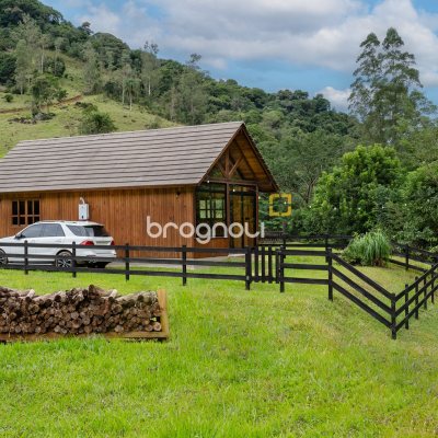 Casa com 50m², 4 quartos, 4 garagens, no bairro Vargem do Cedro em São Martinho