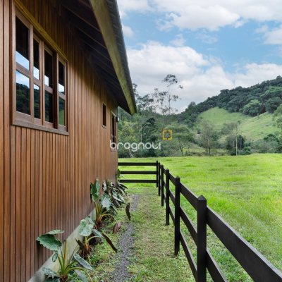 Casa com 50m², 4 quartos, 4 garagens, no bairro Vargem do Cedro em São Martinho