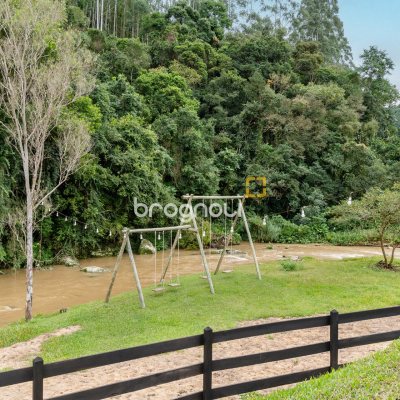 Casa com 50m², 4 quartos, 4 garagens, no bairro Vargem do Cedro em São Martinho